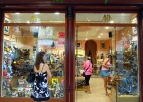 Zapaterías En Rota